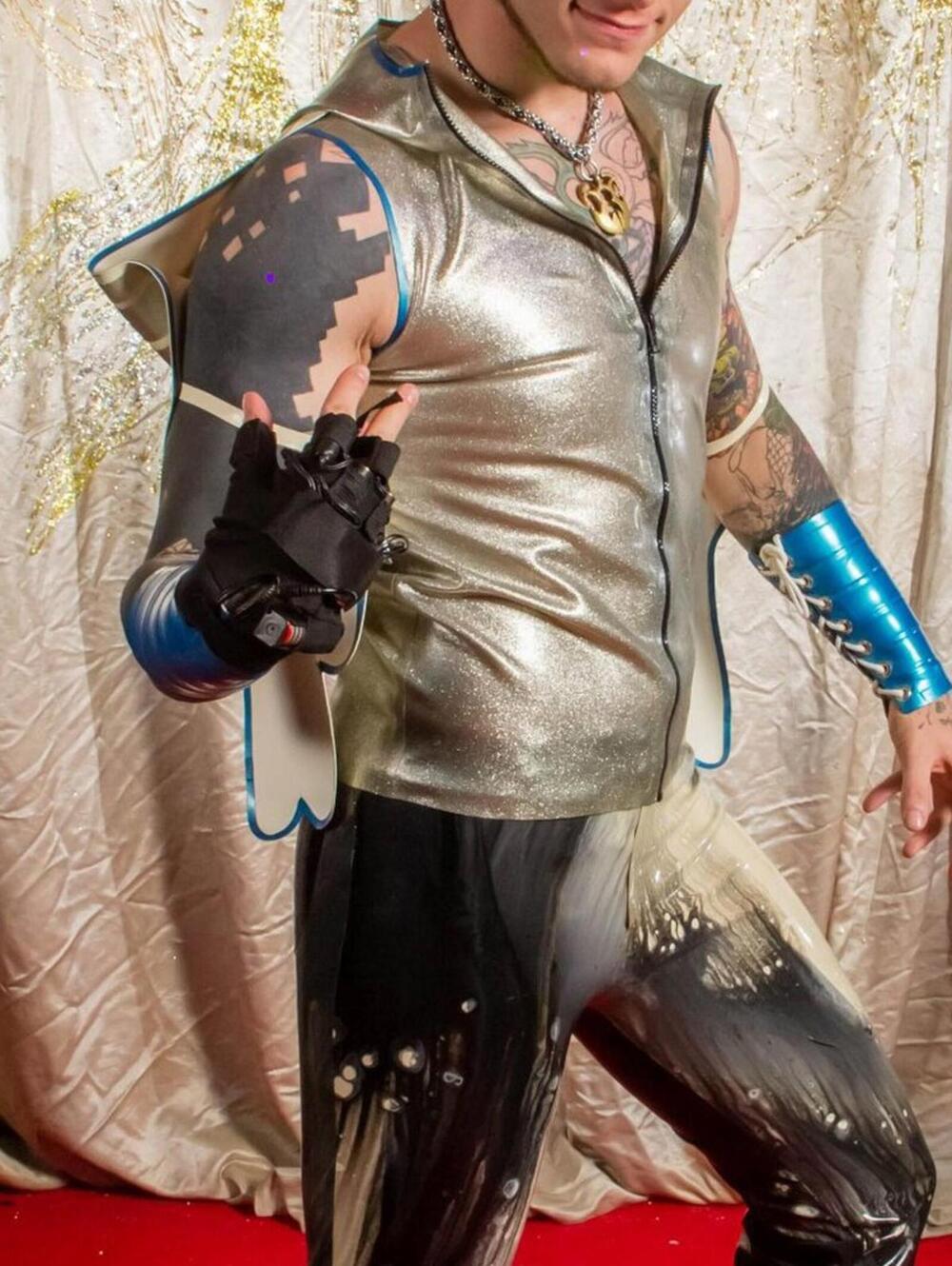 REAL LATEX DAWNAMATRIX Winged Hoodie Sz M